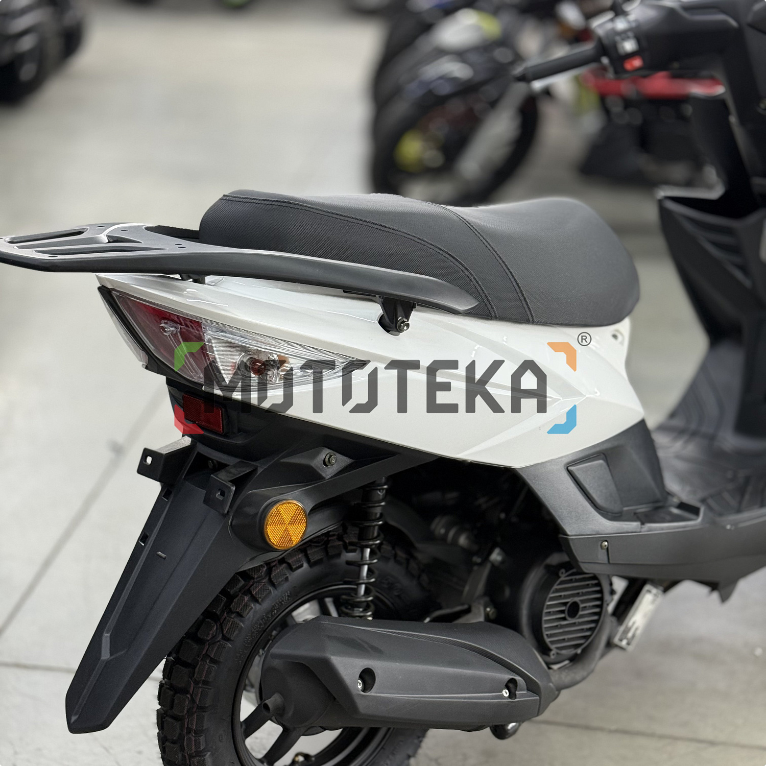 Техника в наличии! Скутер Мотомир AXIS 49.5 (150) белый